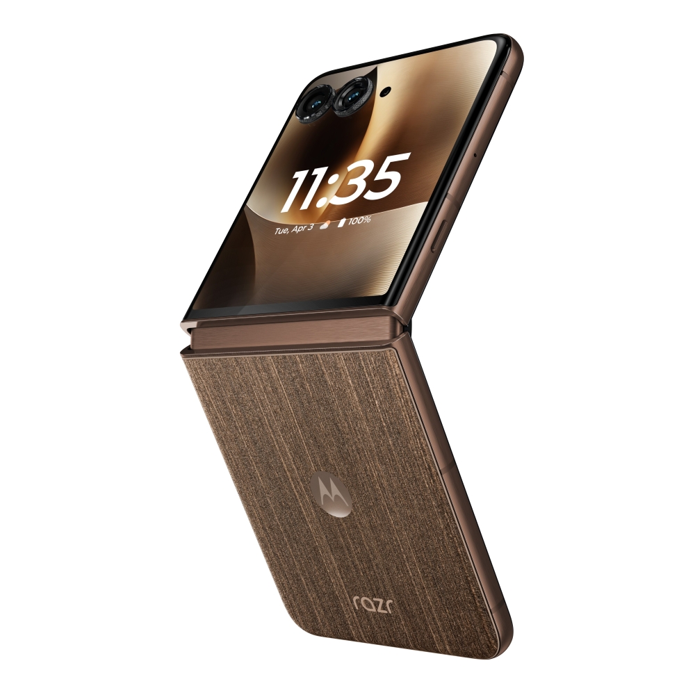 The back panel of the Razr Ultra 2026 highlighting the texture and Motorola logo.