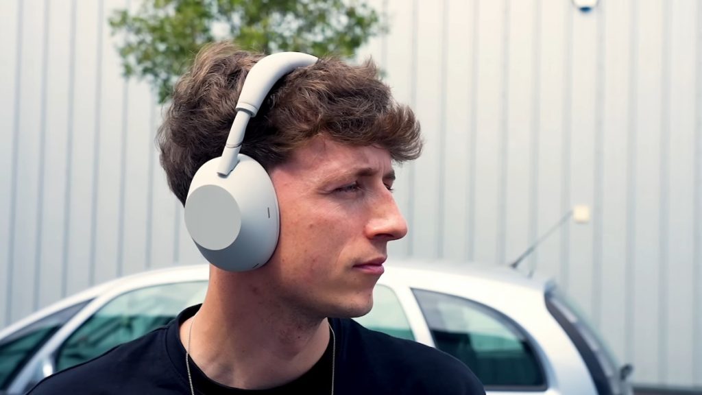 Sony WH-1000XM6 flagship over-ear headphones.