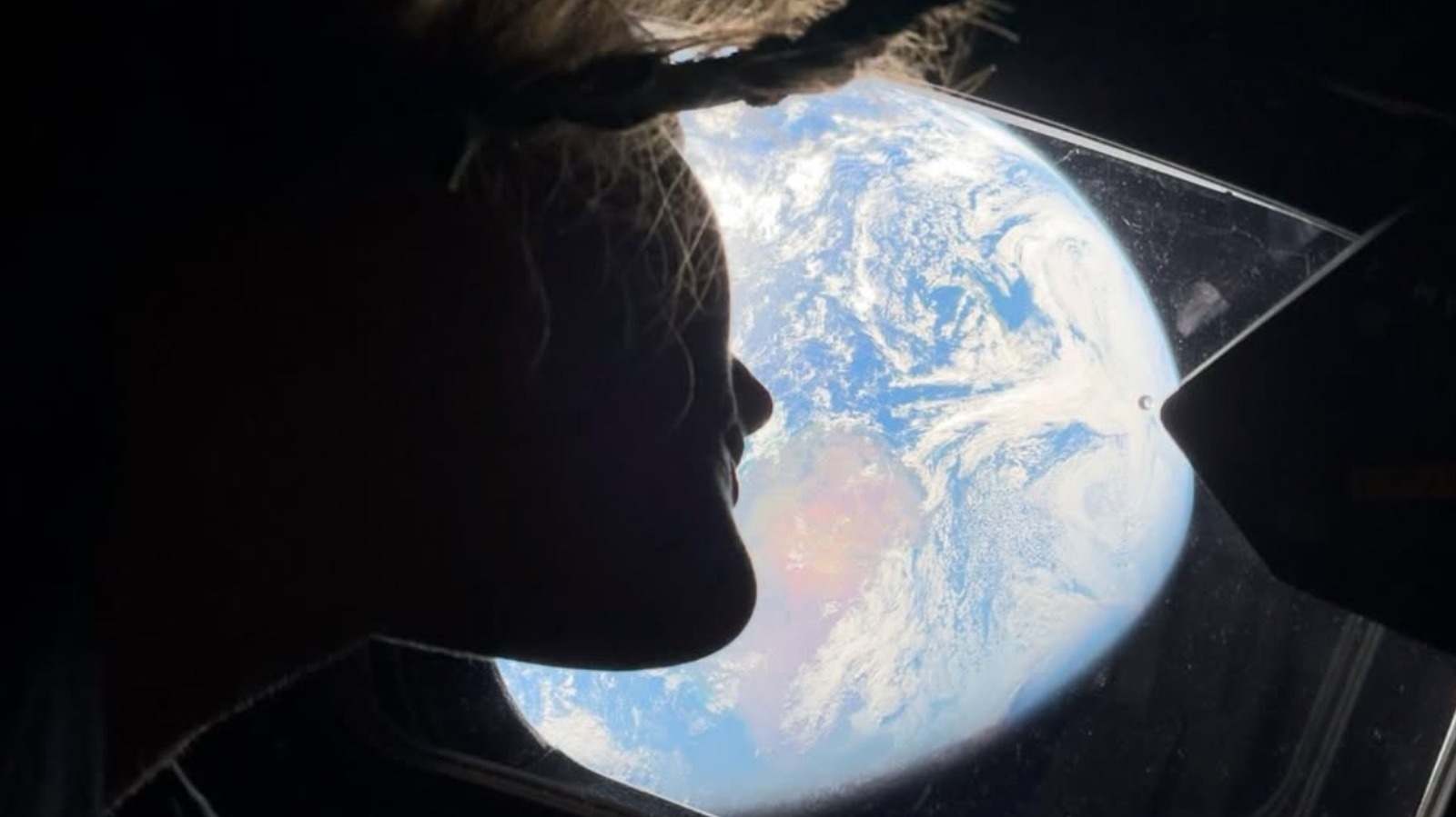 New iPhone 17 Pro Max Tested for Extreme Space Use