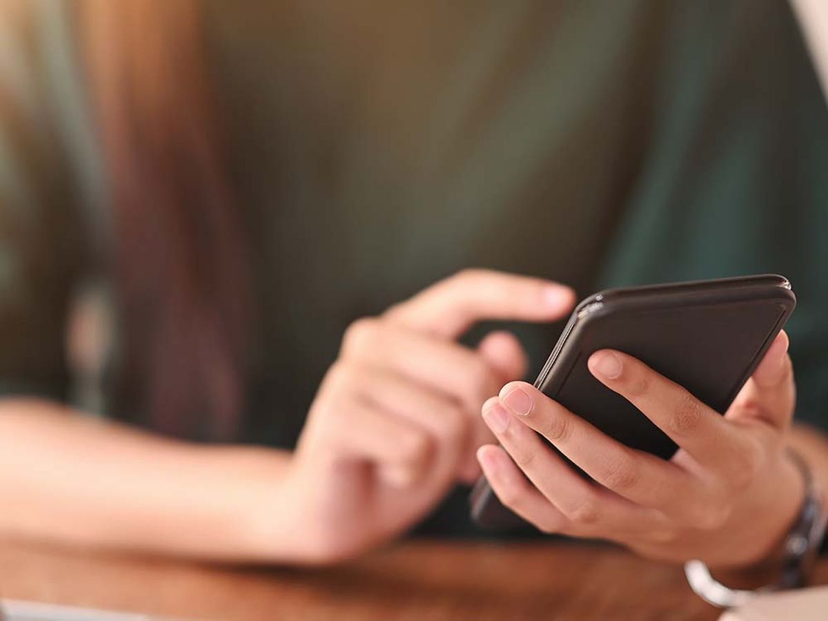 Best Phone Protection Plan 2026: Apple vs. Samsung