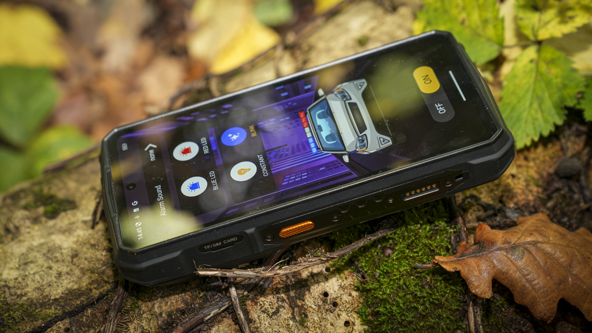 Ulefone Armor 29 Ultra showing its large footprint and high-capacity battery design.