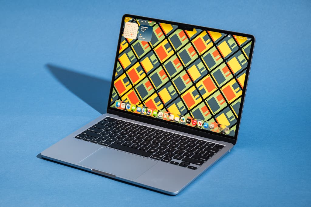 Buying a MacBook in 2026? Stop Falling for These 10 Outdated Mac Myths