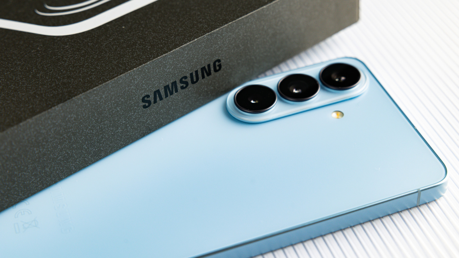 Galaxy S26 Guide: Smartphone Longevity Until 2033