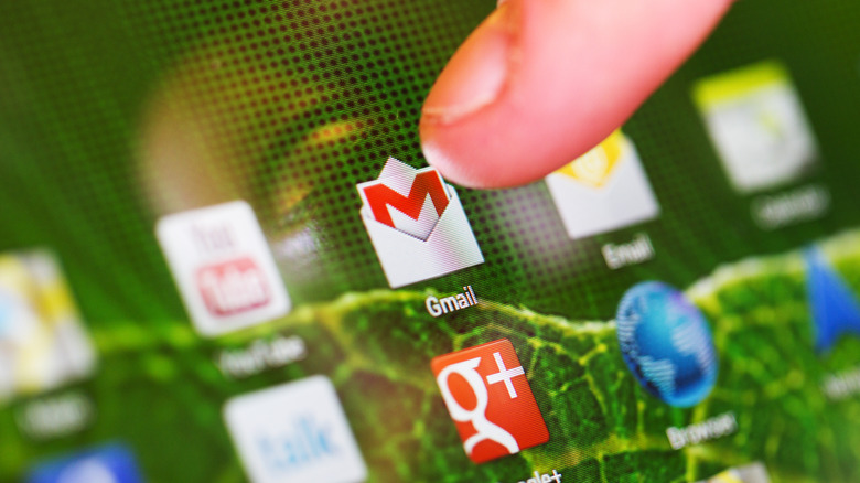 The old-style 3D-textured Gmail envelope icon reflecting skeuomorphic design.