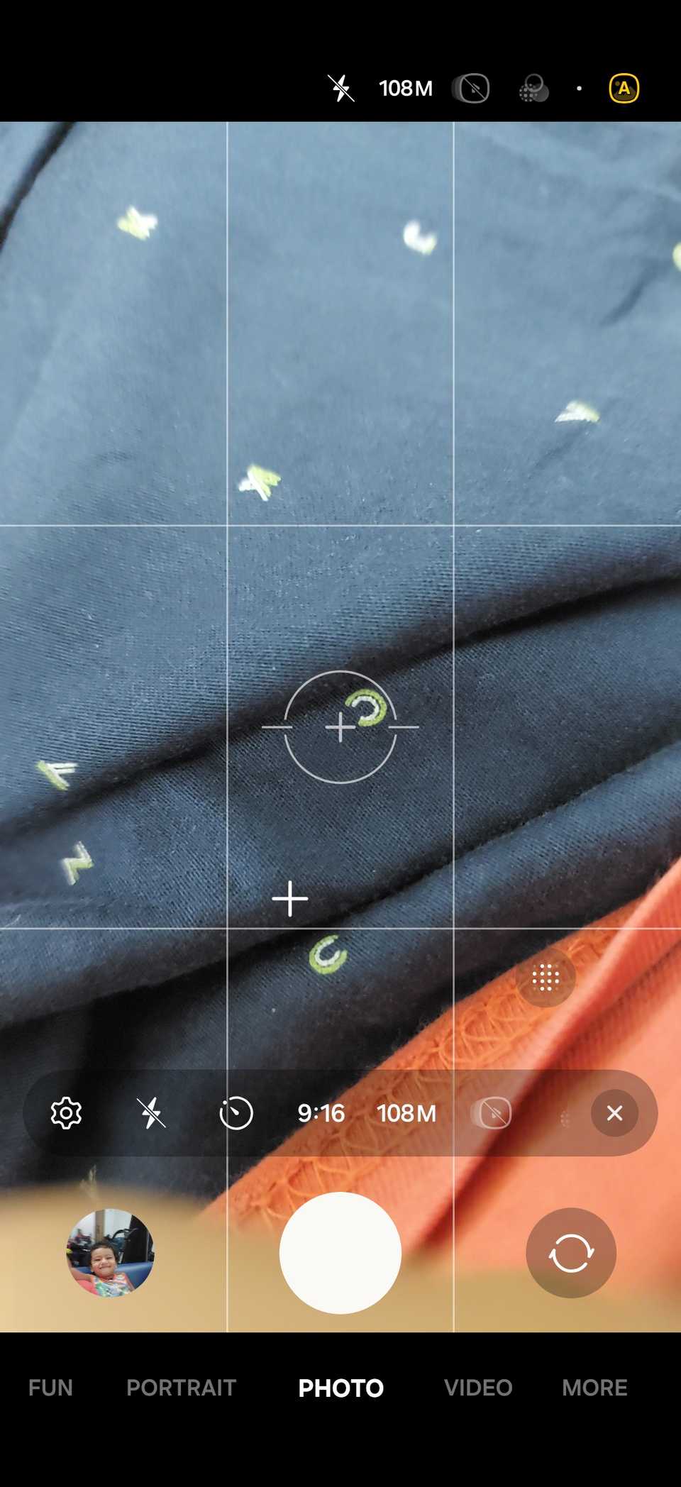 Smartphone screen showing the resolution selection menu in the camera app.